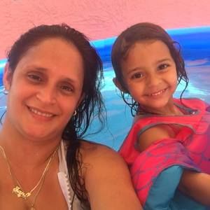 Meet your Posher, Janisel